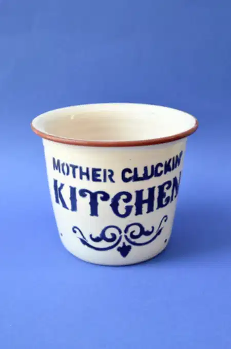 "Mother Cluckin Kitchen" Kaşıklık