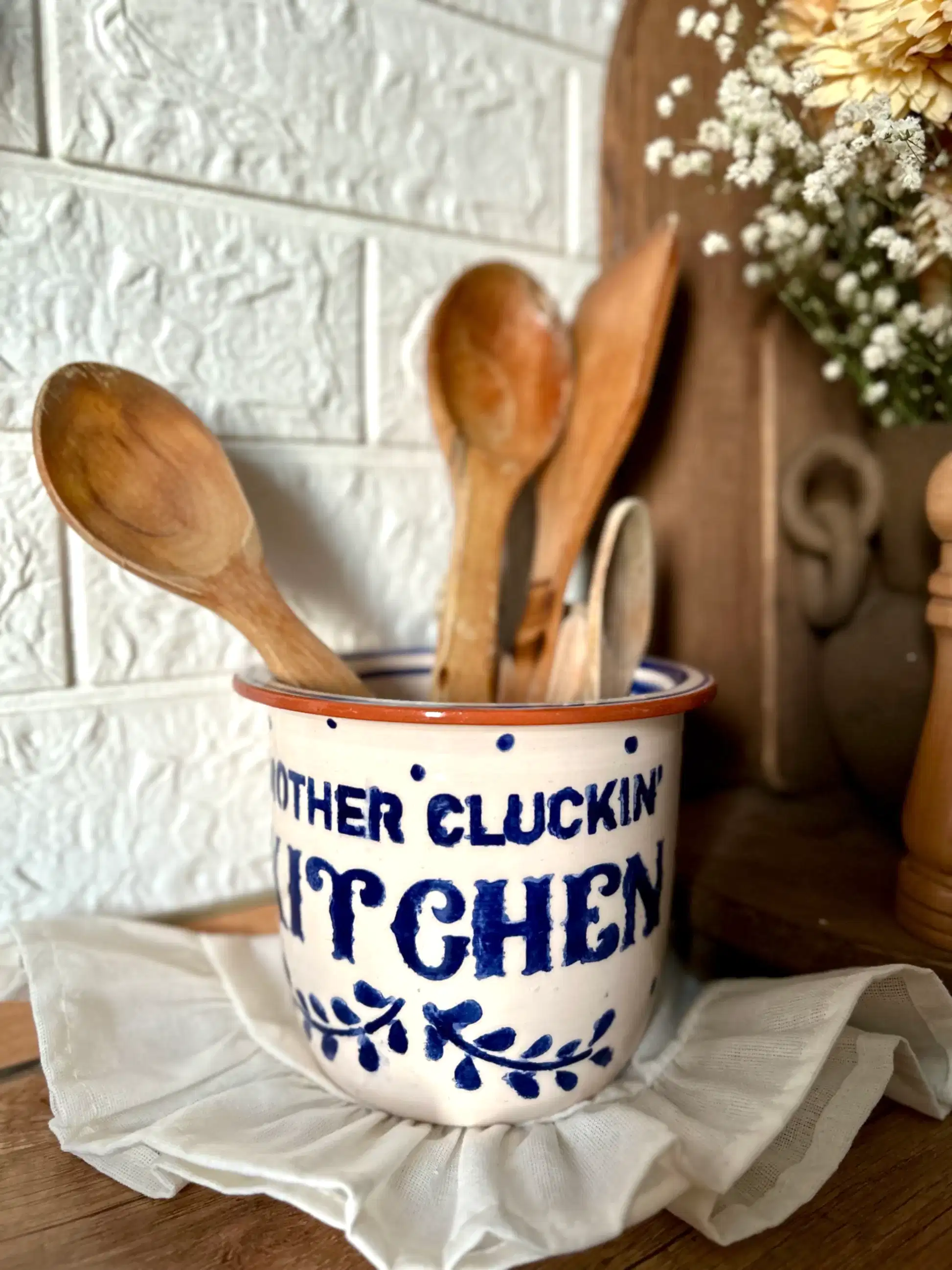 "Mother Cluckin Kitchen" Kaşıklık